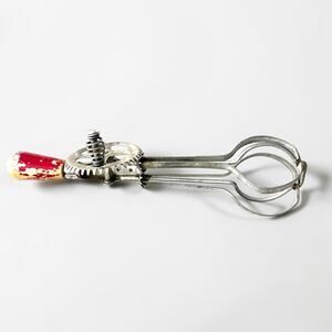 Vintage Red Handle Hand Crank Egg Beater Mixer Wood Handle Farmhouse Kitchen